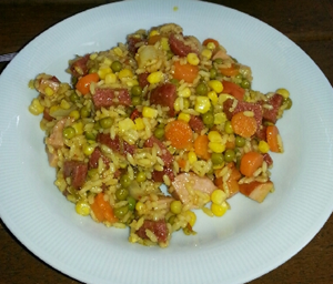 Paella van het land met Salami en Rookworst