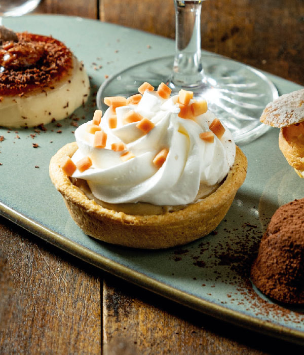 Tartelette met koffie-banketbakkersroom en miso karamel 